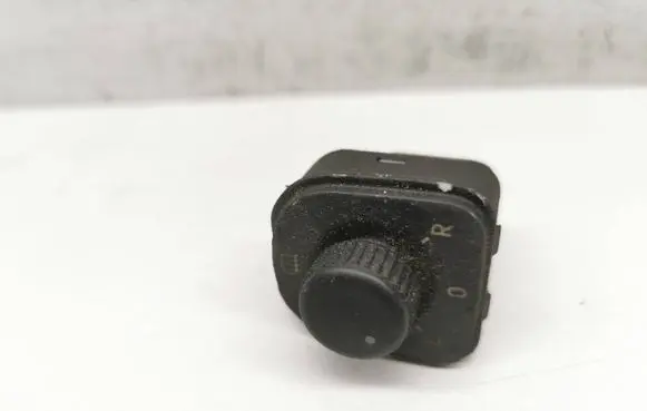 Volkswagen PASSAT B6 Wing mirror switch 1K0959565F 2785
