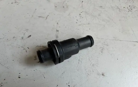 Thermostat/thermostat housing