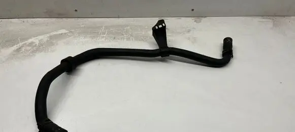 Volkswagen PASSAT B6 Engine coolant pipe/hose 1K0133687B