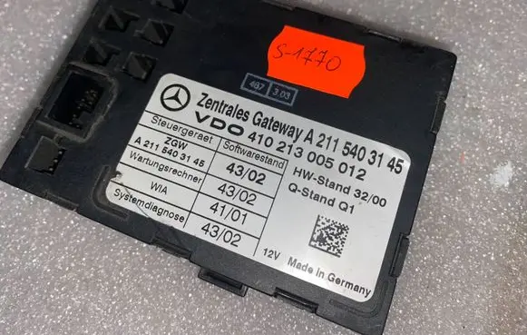 Mercedes-Benz E W211 Gateway control module A2115403145 2115403145