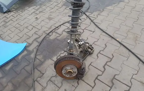 Volkswagen Golf Plus Front wheel hub spindle knuckle