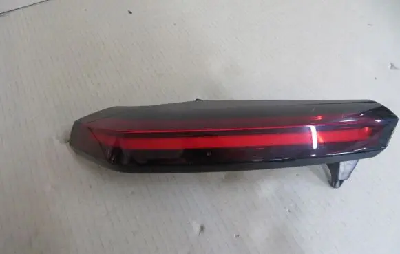 Citroen C4 III e-C4 Tailgate rear/tail lights 9831120680