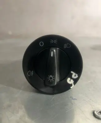 Volkswagen Golf IV Light switch 1C0941531 04052030