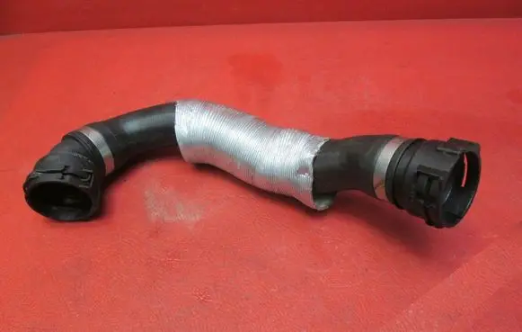 BMW 1 E81 E87 Engine coolant pipe/hose 7552404