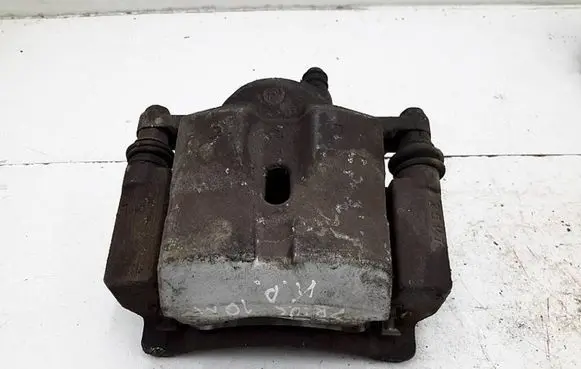 Toyota Prius (XW30) Front brake caliper 20104
