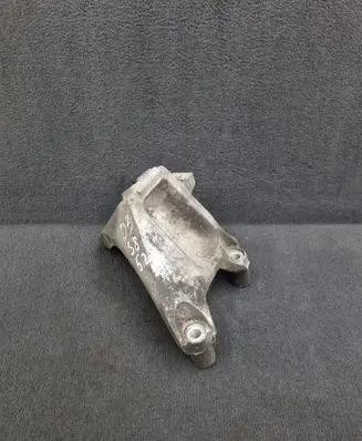 Audi A8 S8 D3 4E Engine mounting bracket 4E0199308BQ