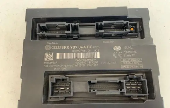 Audi A4 S4 B8 8K Comfort/convenience module 8K0907064DG