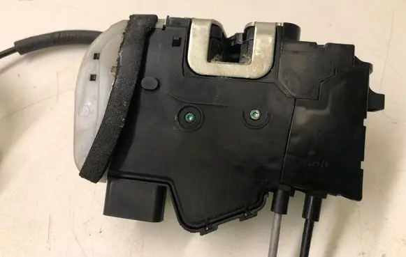 Hyundai ix35 Front door lock 813202Y020