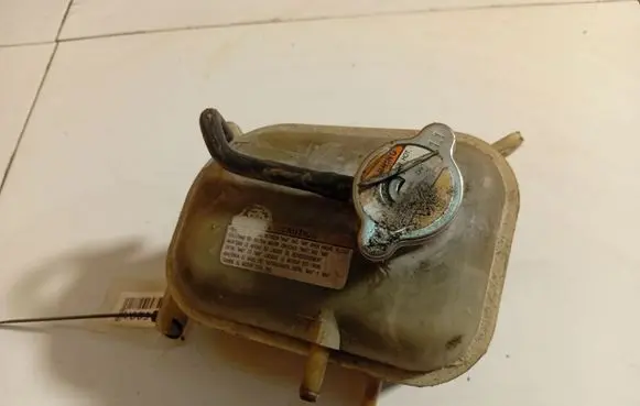 KIA Ceed Coolant expansion tank/reservoir 254312H100