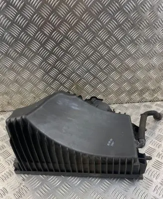 Audi Q7 4L Air filter box cover 7L6129857