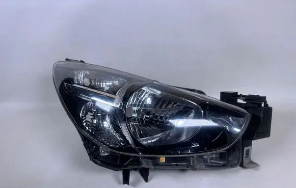 Mazda 2 Headlight/headlamp