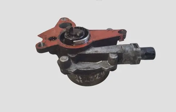 Nissan Qashqai Vacuum pump 146503760R