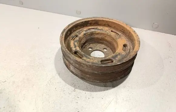 Audi A6 S6 C5 4B Crankshaft pulley 058105251E