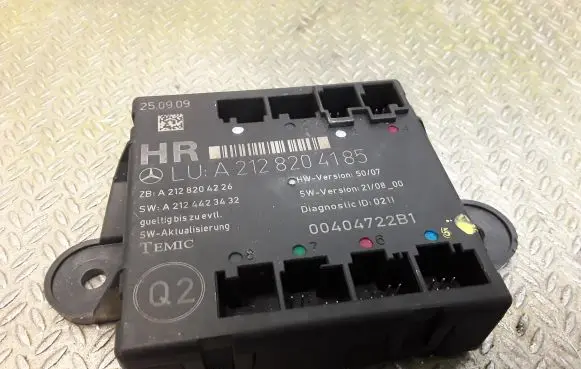 Mercedes-Benz C W204 Door control unit/module 2128204185 A2128204185