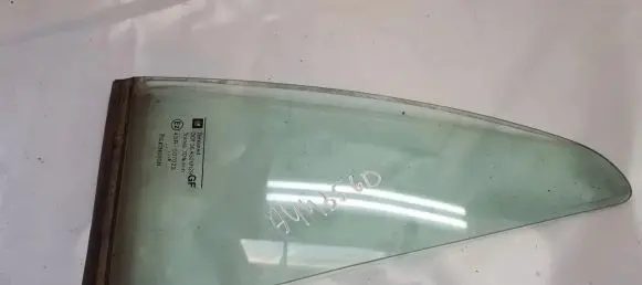 Rear vent window glass