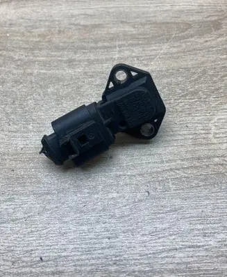Audi A3 S3 8L Air pressure sensor 038906051 0281002177