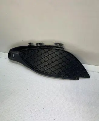 Mercedes-Benz A W176 Front bumper lower grill A1768850322
