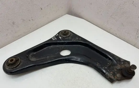 Peugeot 207 Front lower control arm/wishbone