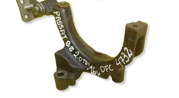 Volkswagen PASSAT B8 Other engine bay part 04L131425A