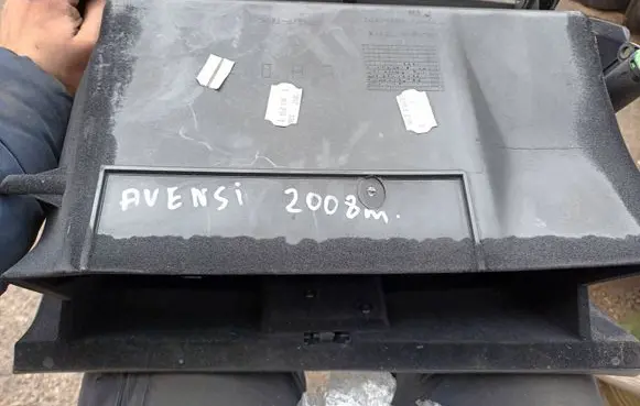 Toyota Avensis T250 Glove box set 