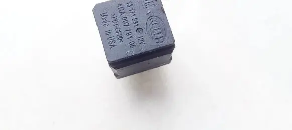 Opel Zafira B Other relay 13171831 4ra007791-05
