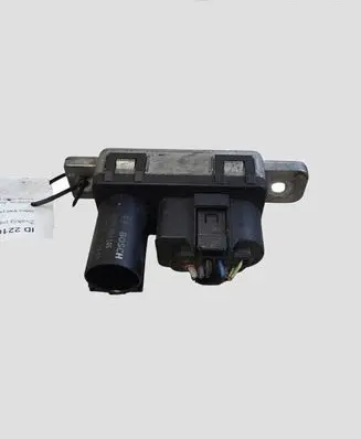 Volvo V40 Glow plug pre-heat relay 0281003145