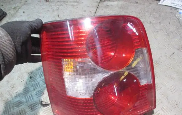 Volkswagen PASSAT B5 Rear/tail lights 
