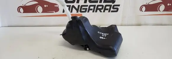 Windshield washer fluid reservoir/tank