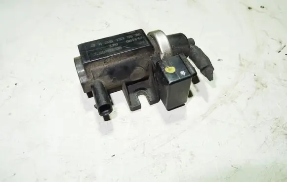 Mercedes-Benz B W245 Turbo solenoid valve A0051535528