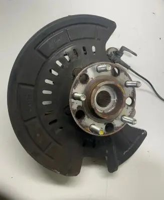 Front wheel hub