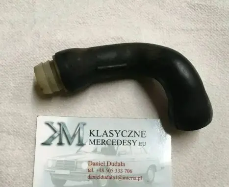 Mercedes-Benz E W124 Breather hose/pipe 1030941382