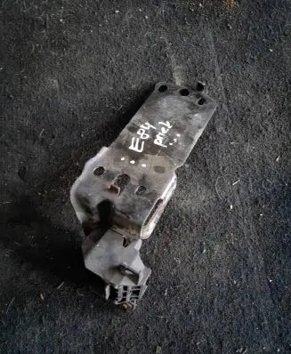 BMW X1 E84 Radiator support slam panel bracket 7117811