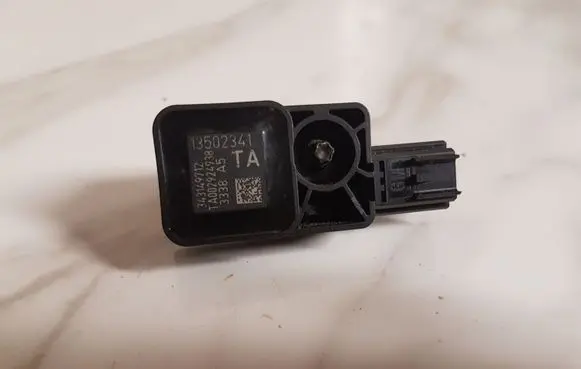 Opel Insignia A Airbag deployment crash/impact sensor 13502341