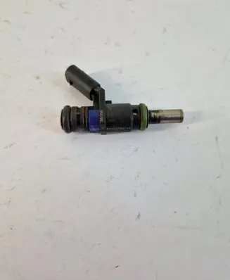 Mercedes-Benz B W245 Fuel injector A0000788749