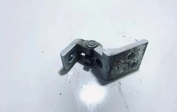 Volkswagen Golf III Rear door lower hinge