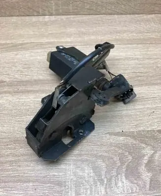 BMW 5 E39 Tailgate/trunk/boot lock/catch/latch 8384069 8381137