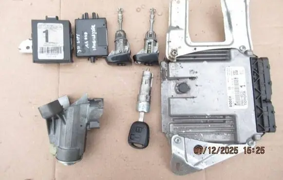 Toyota Yaris Engine control unit/module 0281015385 896610DC21 1039S33129