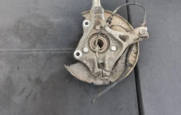 Opel Zafira C Front wheel hub