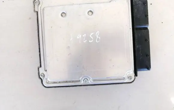Volkswagen Touareg I Engine control unit/module 070906016f 0281011258