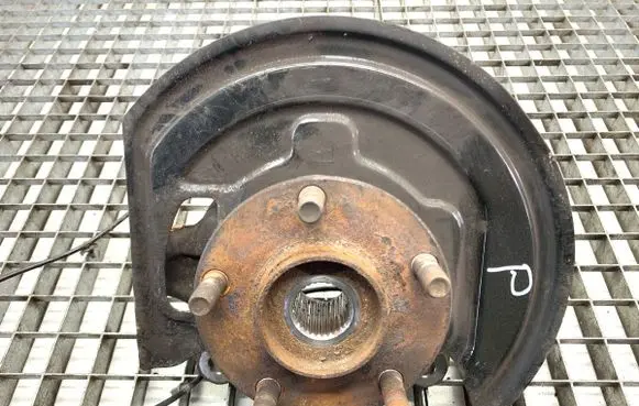 Nissan Juke I F15 Front wheel hub spindle knuckle 