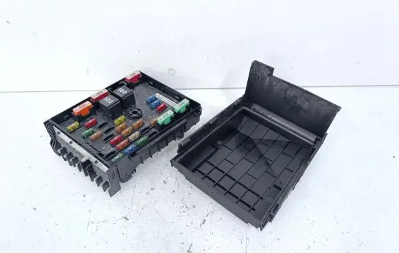 Volkswagen Tiguan Fuse box set 3C0937125A 1K0937132F