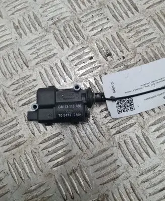 Opel Zafira A Central locking motor 13118786