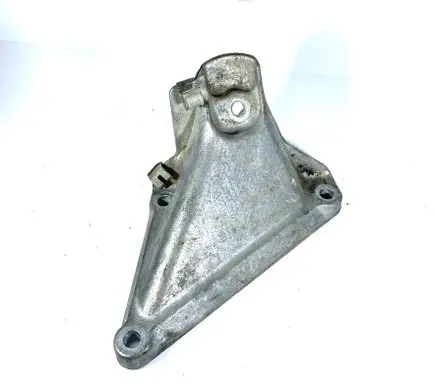 BMW 5 E60 E61 Engine mounting bracket 6769153 22116769153