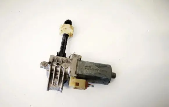 BMW 5 E60 E61 Seat adjustment motor 0390201989
