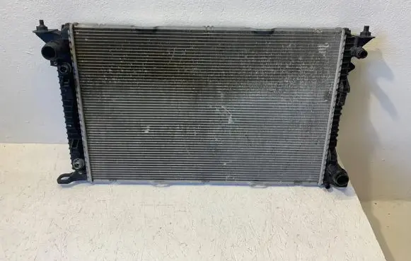 Porsche Macan (95B) Coolant radiator 8k0121251AA