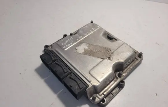 Renault Scenic I Engine control unit/module 0281001934 8200078730 8200039569