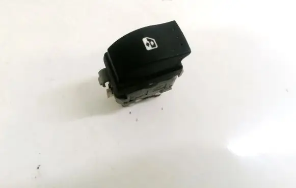 Renault Megane II Electric window control switch 28082