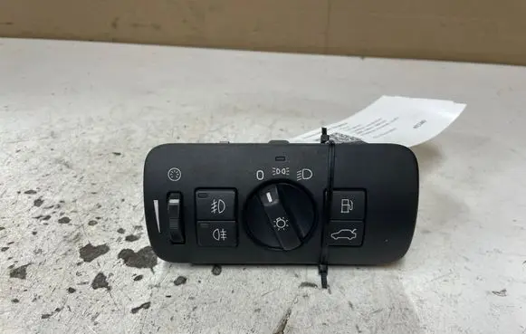 Volvo V70 Light switch 30739414 04066322