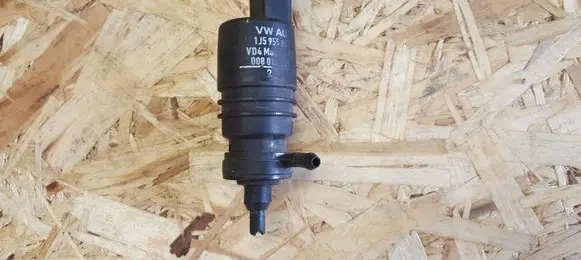 Audi A6 S6 C5 4B Windscreen/windshield washer pump 1J5955651