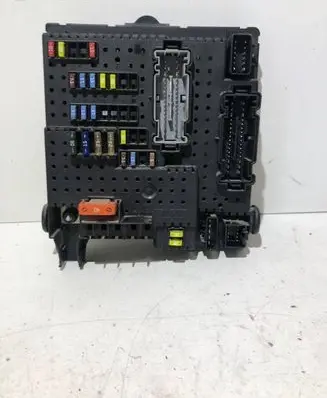 Volvo V70 Fuse module 30786646 28080156